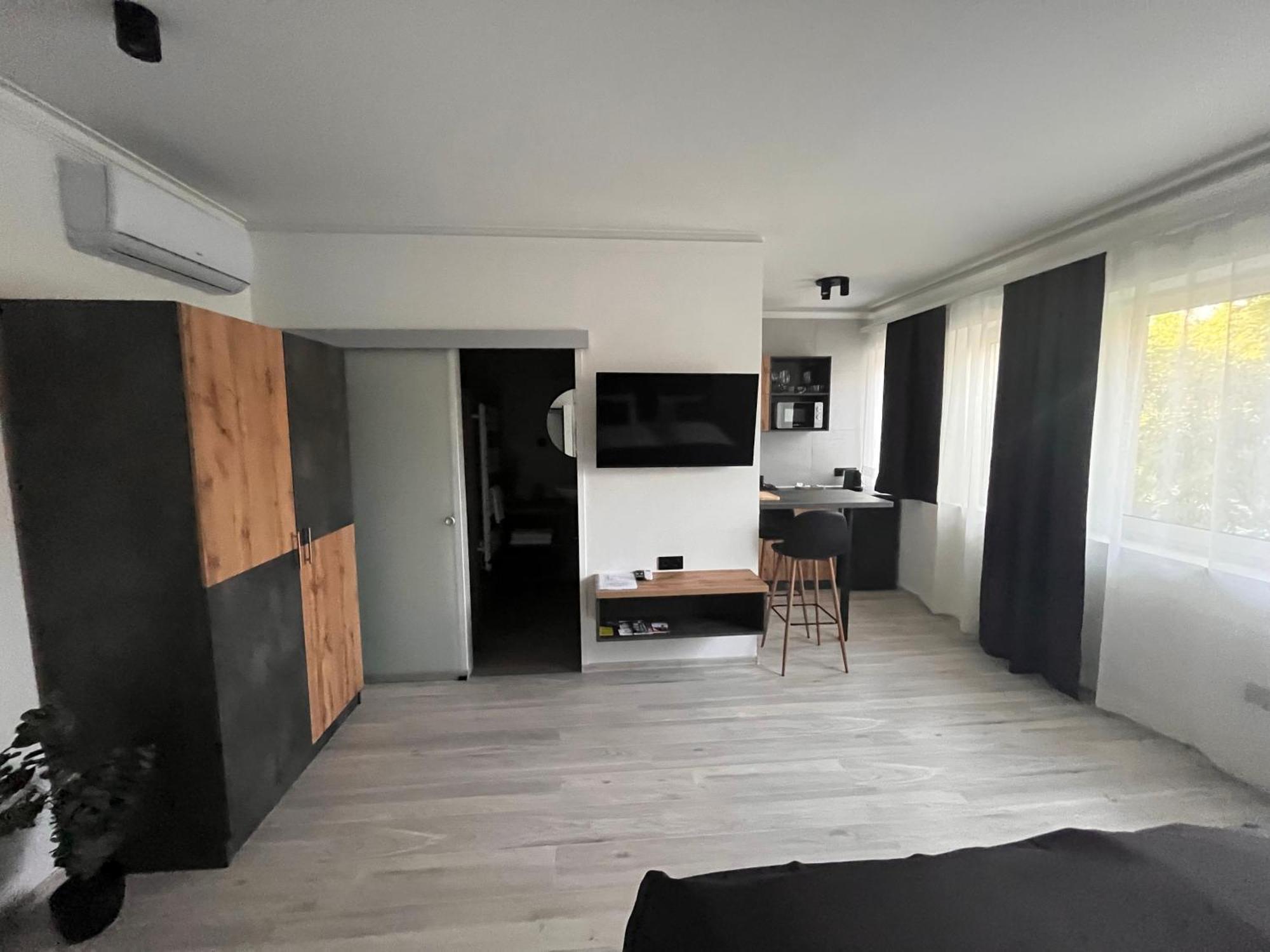 Varkapu Apartmanok 2 ギュラ エクステリア 写真
